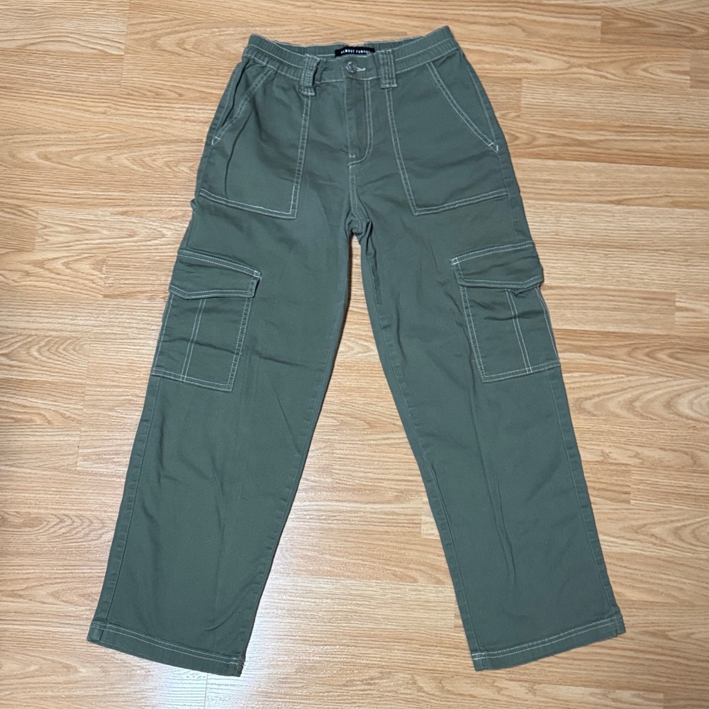 Almost Famous Women’s Green Cargo Pants